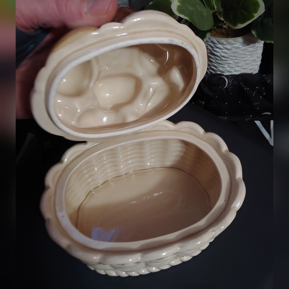 Ceramic Easter Egg Candy Dish with Lid Japan Armbee San Francisco - Picture 4 of 6